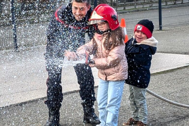 👩‍🚒 Quand des potentielles nouvelles recrues viennent visiter la caserne des pompiers de Dieppe 👨‍🚒