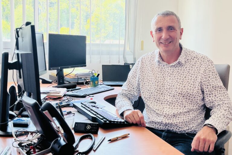 💻 « Dans l’ombre, mais essentiel » : l’Adjoint du Directeur du Système d’Information, coordinateur de projets et intégrateur des applications 💻